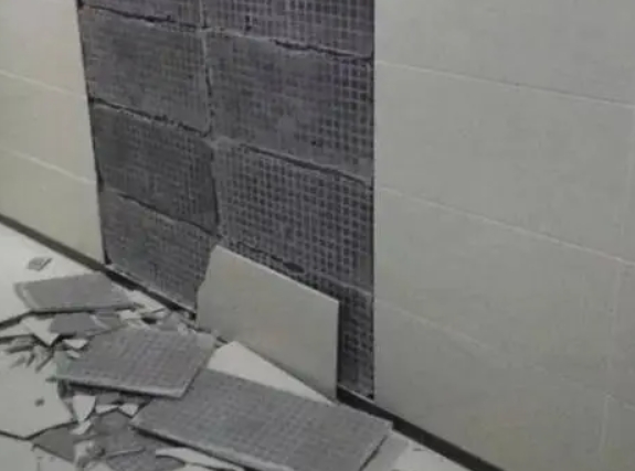 华安瓷砖空鼓维修公司分享下华安墙砖松动维修的知识